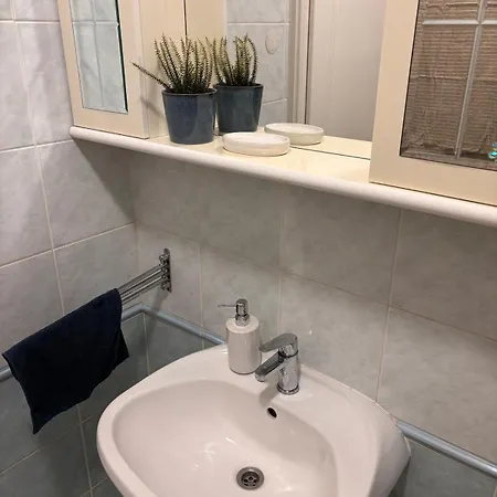 Zsigmond Gardens Cosy Flat アパート